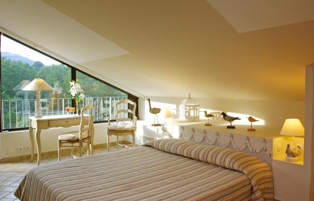Hotel Du Poete Fontaine-de-Vaucluse Quarto foto