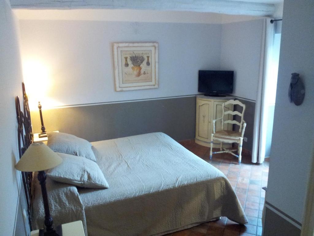 Hotel Du Poete Fontaine-de-Vaucluse Quarto foto