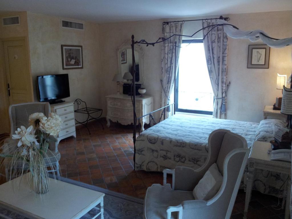 Hotel Du Poete Fontaine-de-Vaucluse Quarto foto