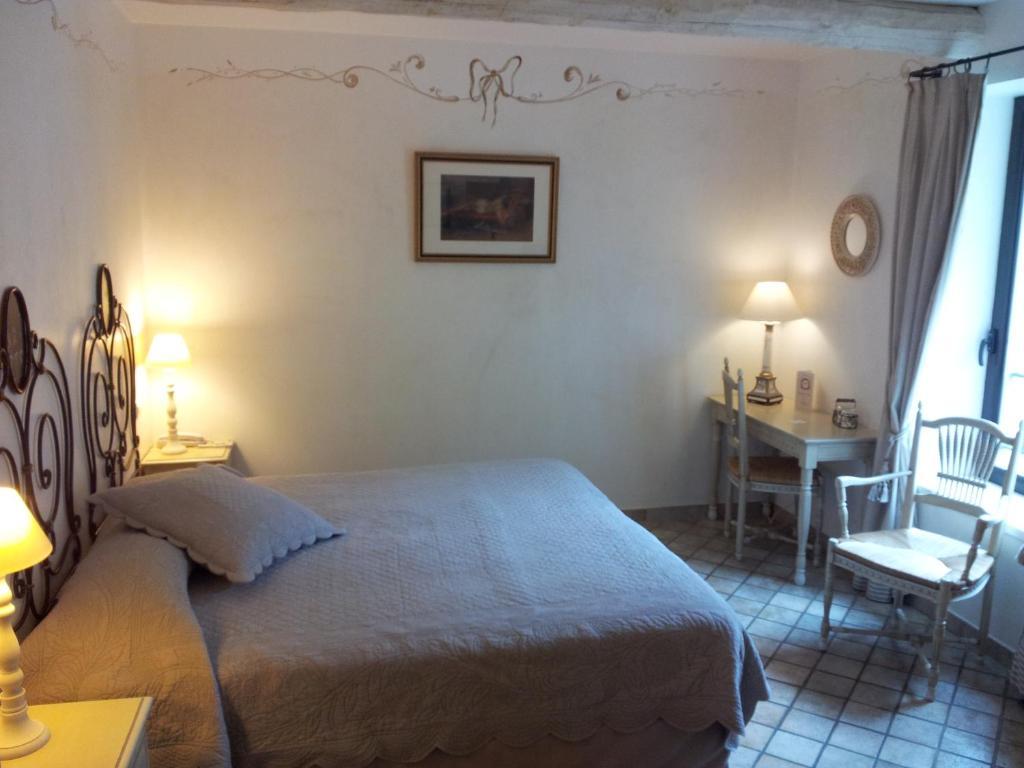 Hotel Du Poete Fontaine-de-Vaucluse Quarto foto