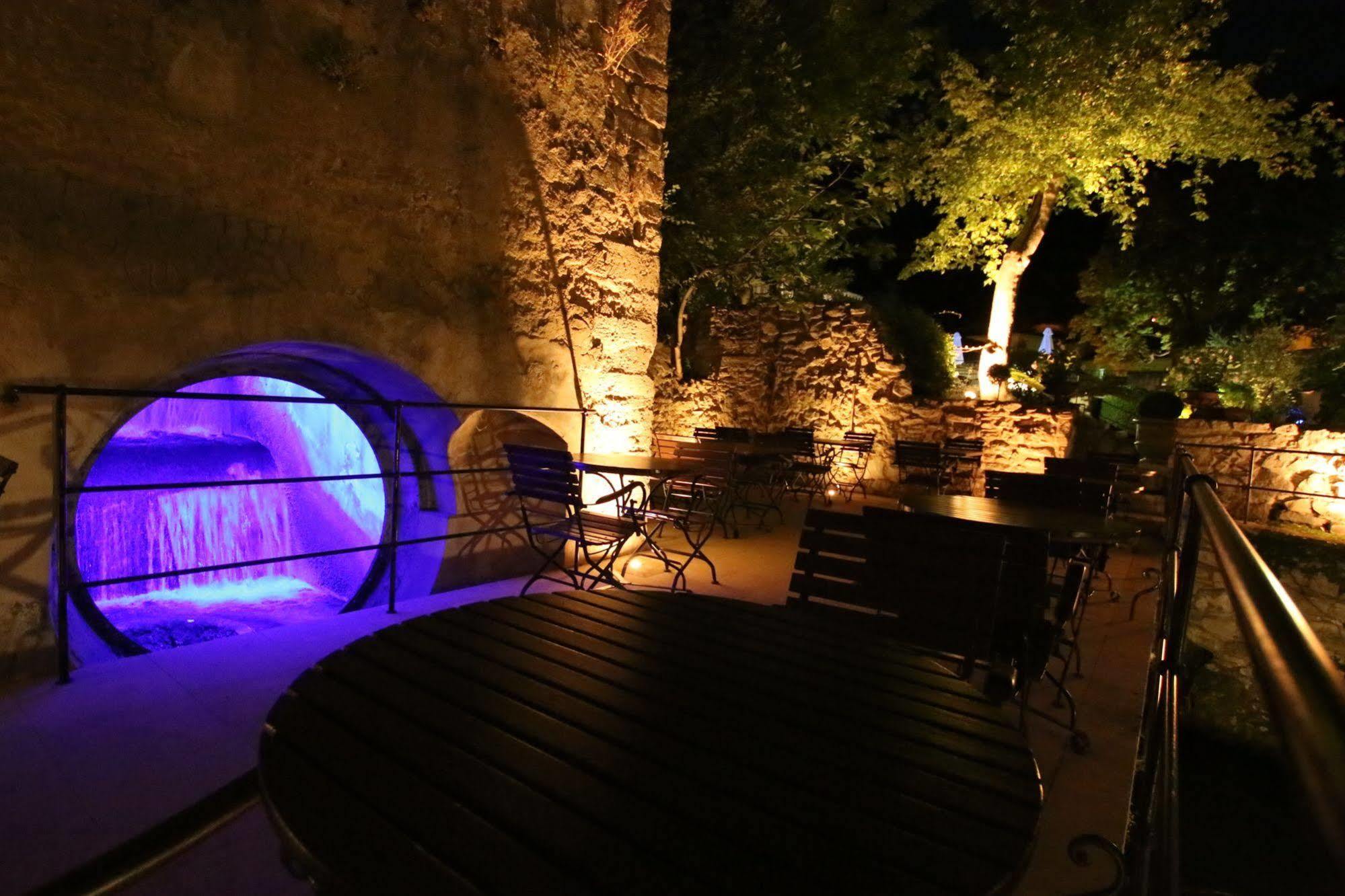 Hotel Du Poete Fontaine-de-Vaucluse Exterior foto